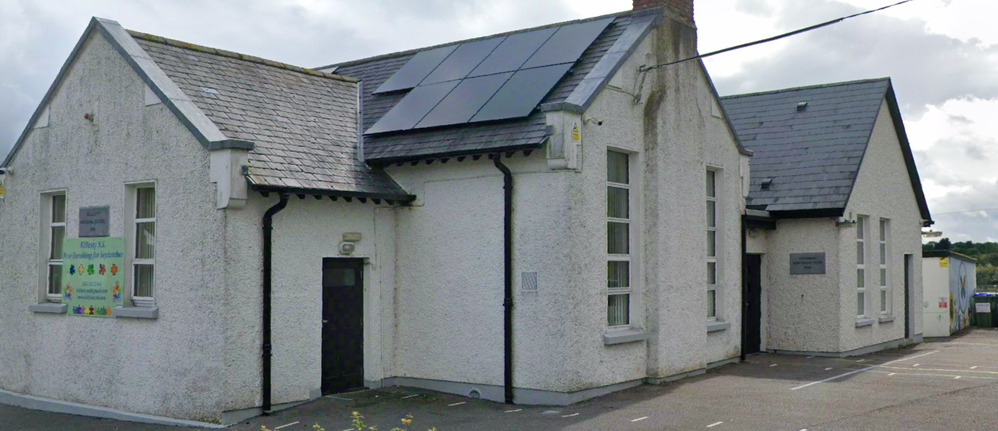 102-year-old former pupil rings school bell for final time as Tipperary school closes