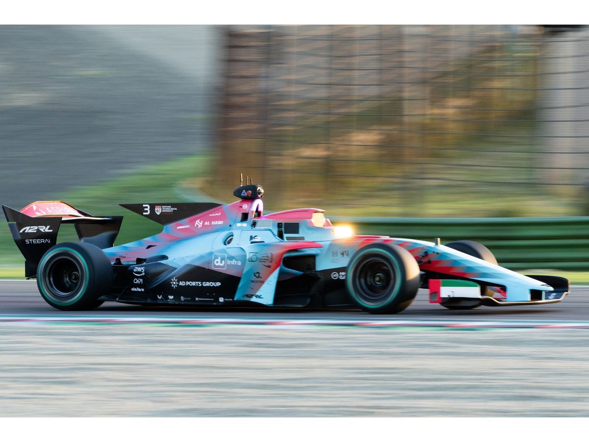 A2RL Sets New International Benchmark with Europe’s First Five-Car Autonomous Race