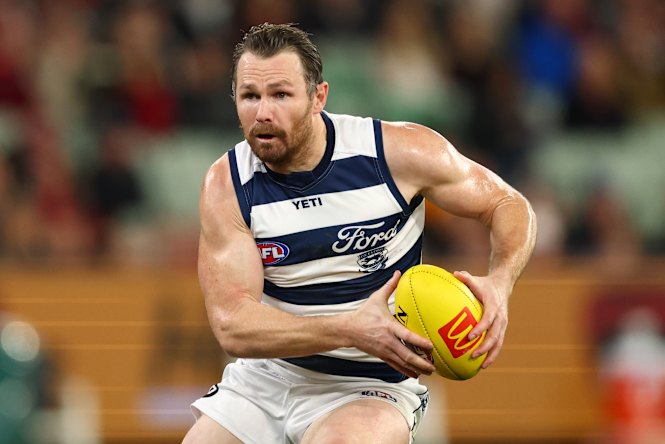 AFL LIVE: Geelong tackle slow-starting Dockers in fight for preliminary final spot
