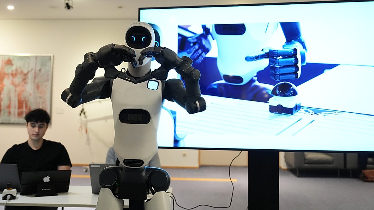 AI-powered robots showcased at European Parliament in Brussels