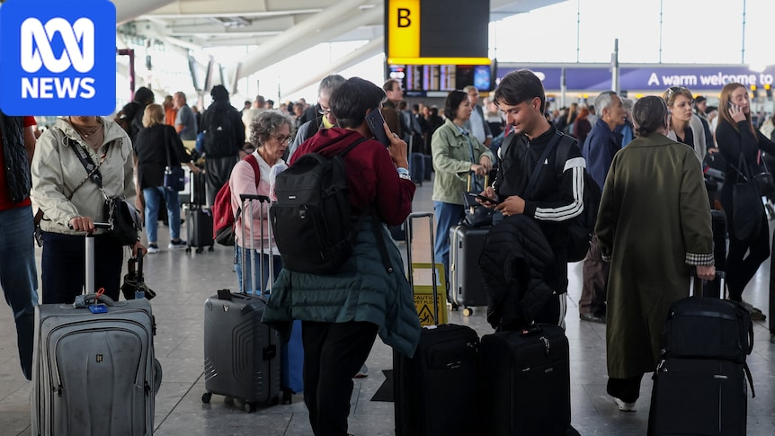 Airlines call for air traffic control boss to quit over UK airport chaos