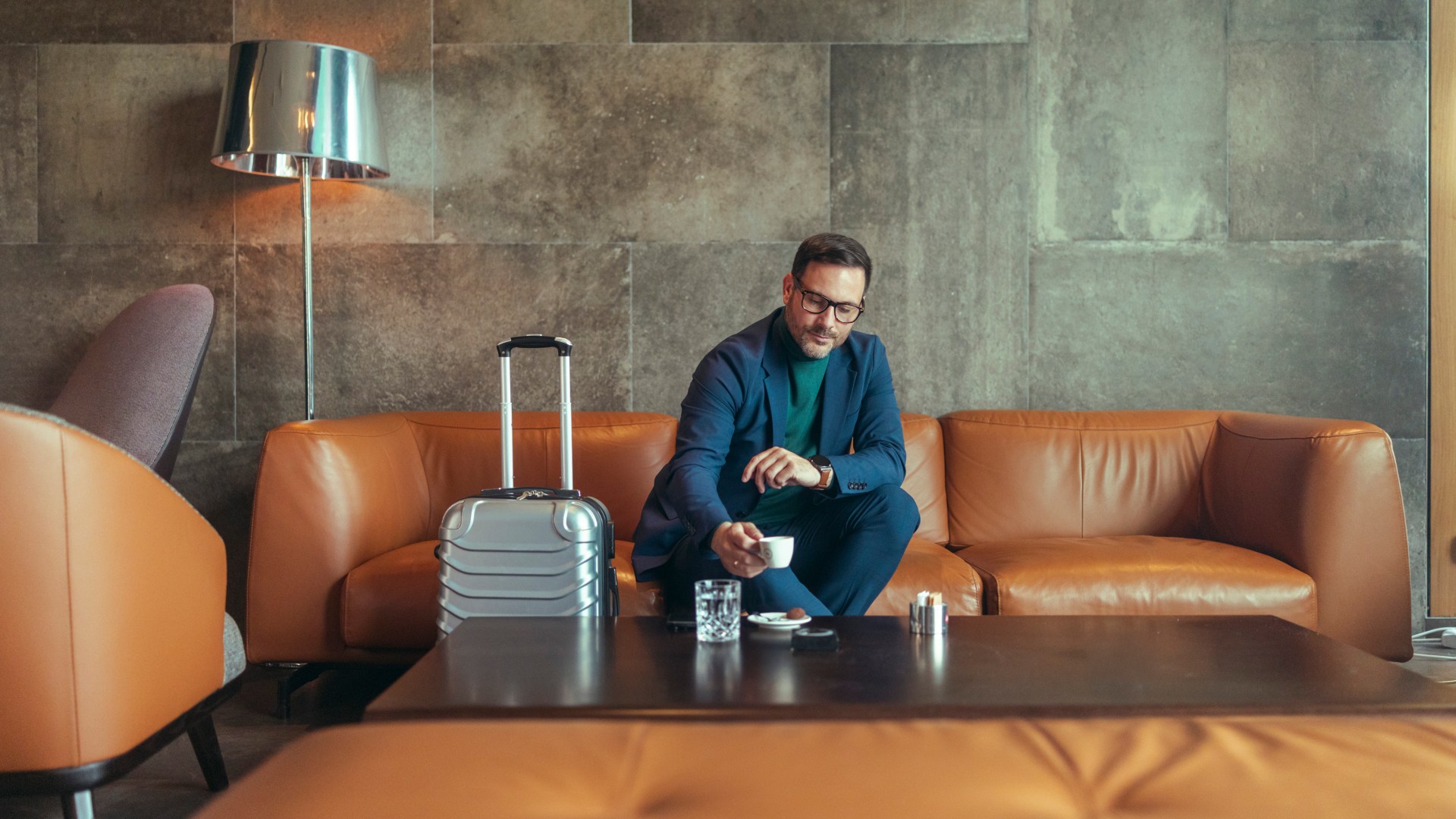 Airport hack that’s like First Class on the cheap with massages, nap pods and FREE food & drink – get 20% off now