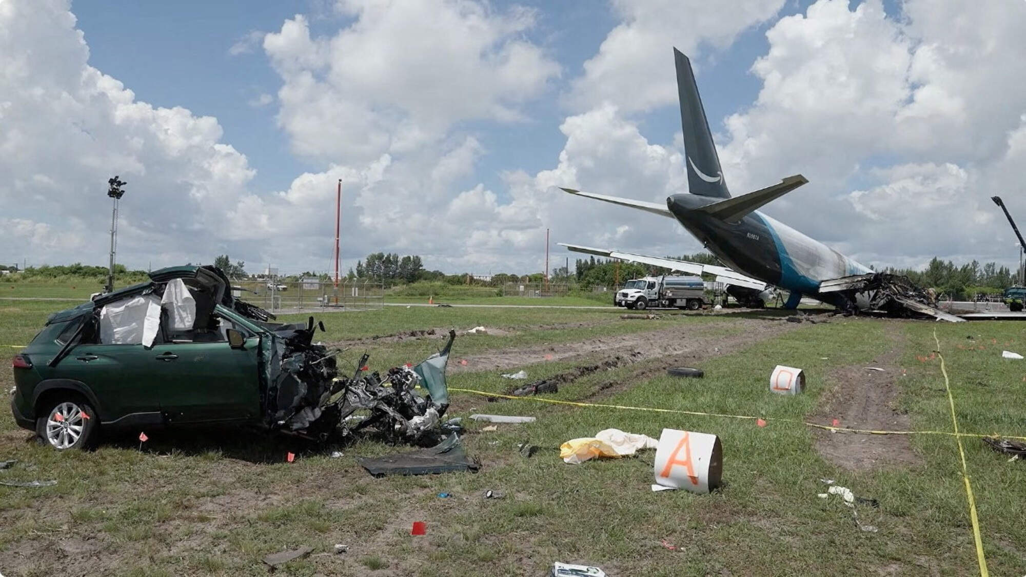 All five killed in Miami cargo jet crash were in van used by plane cleaners