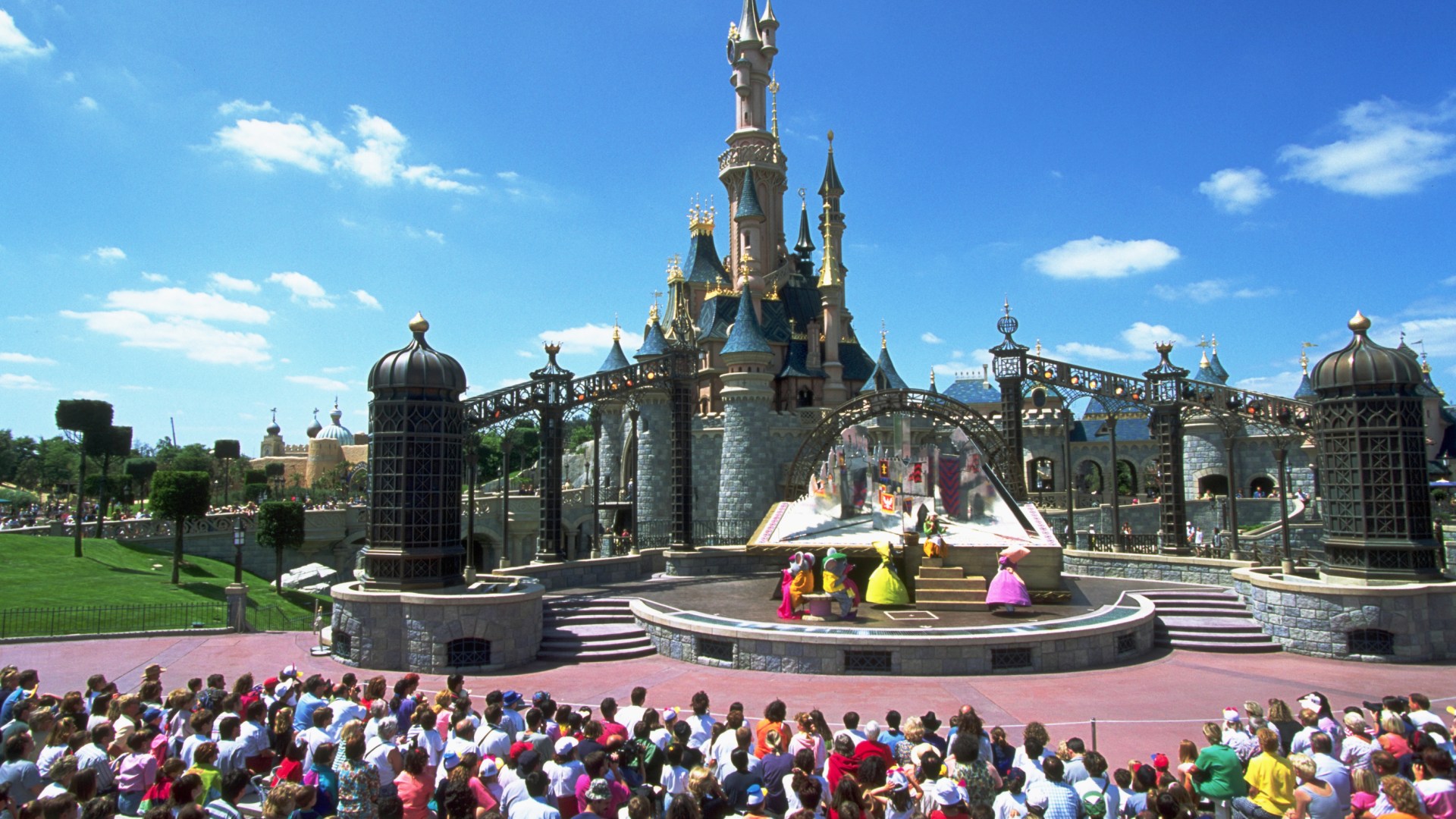 All of the theme parks, attractions and rides closing this autumn from watercoasters to entire lands