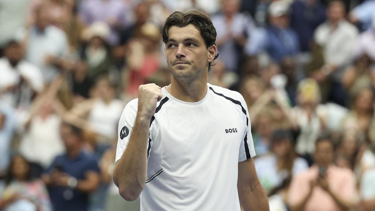 America's big hope blasts his way past US hopeful