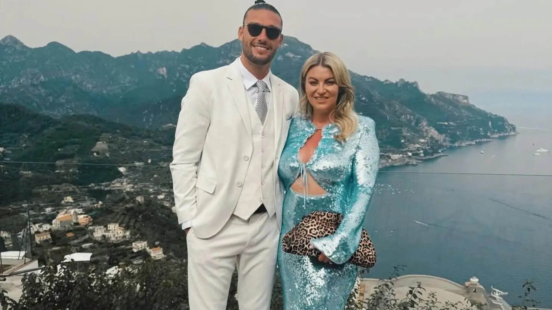 Andy Carroll slashes £1m off Essex home he shared with ex Billi as 6 bed mansion is overgrown with weeds and mouldy pool