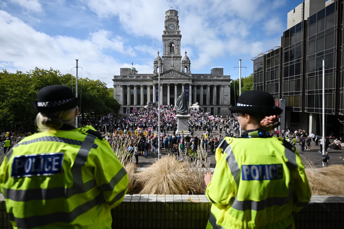 Anti-migrant protesters and counter demonstrators hold rival demos in Portsmouth