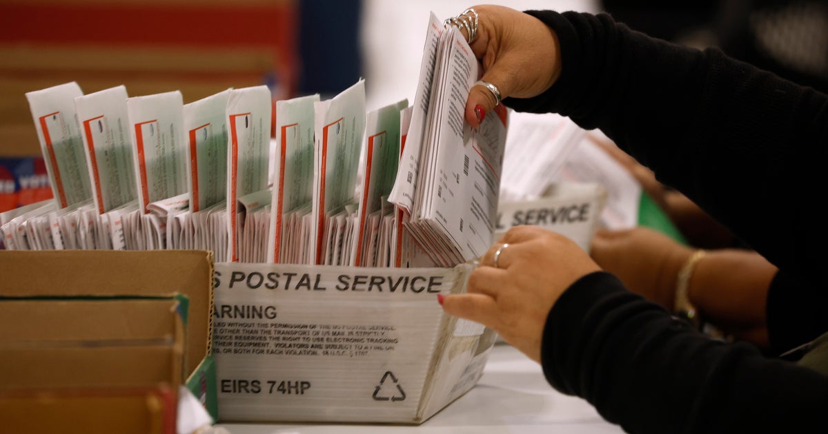 Appeals court declines to lift block on Postal Service rule for mail ballots