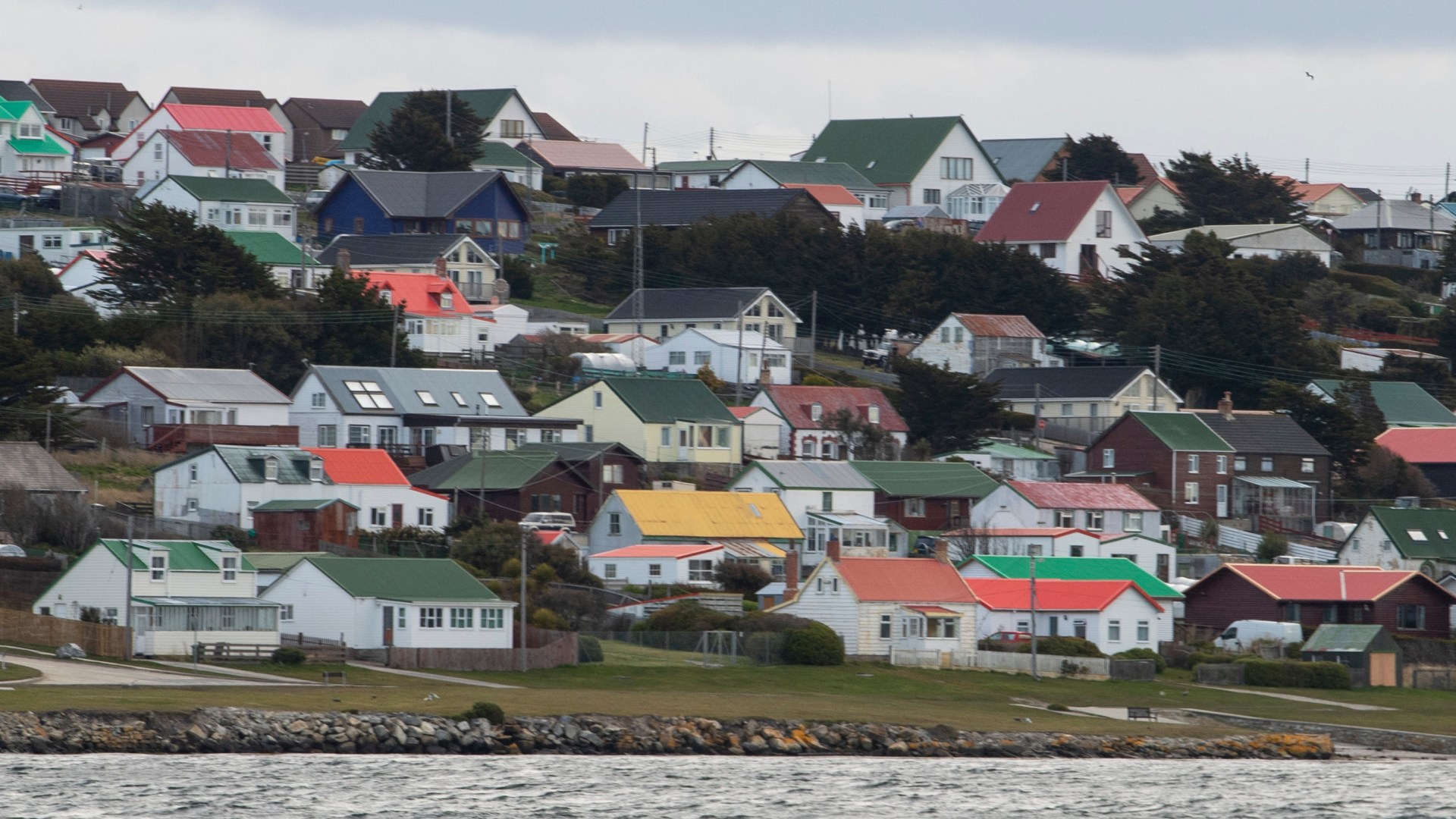 Argentina’s Falklands threat could embolden terrorists to attack island – UK must prepare for strike, says ex-Navy chief
