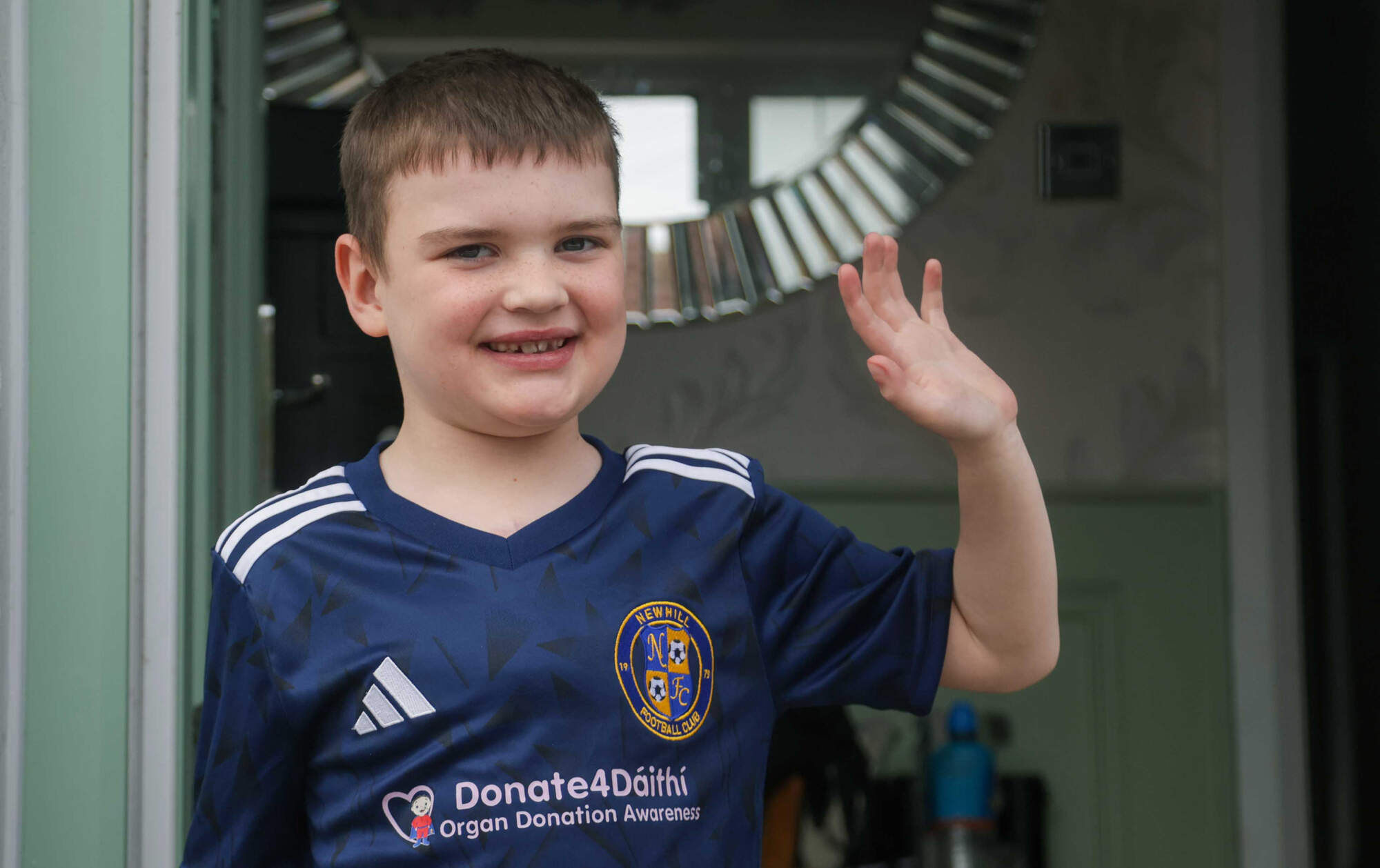 Áthas an domhain ar an Uachtarán Connolly agus Dáithí ar ais sa bhaile faoi dheireadh lena chroí úr