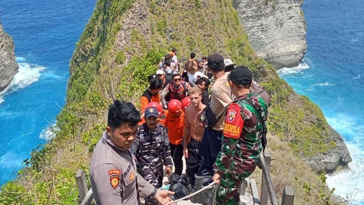 Australian woman dies after falling from cliff at hotspot outside Bali