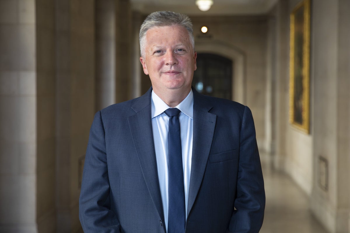 Bank of England chief economist calls for interest rates to be raised