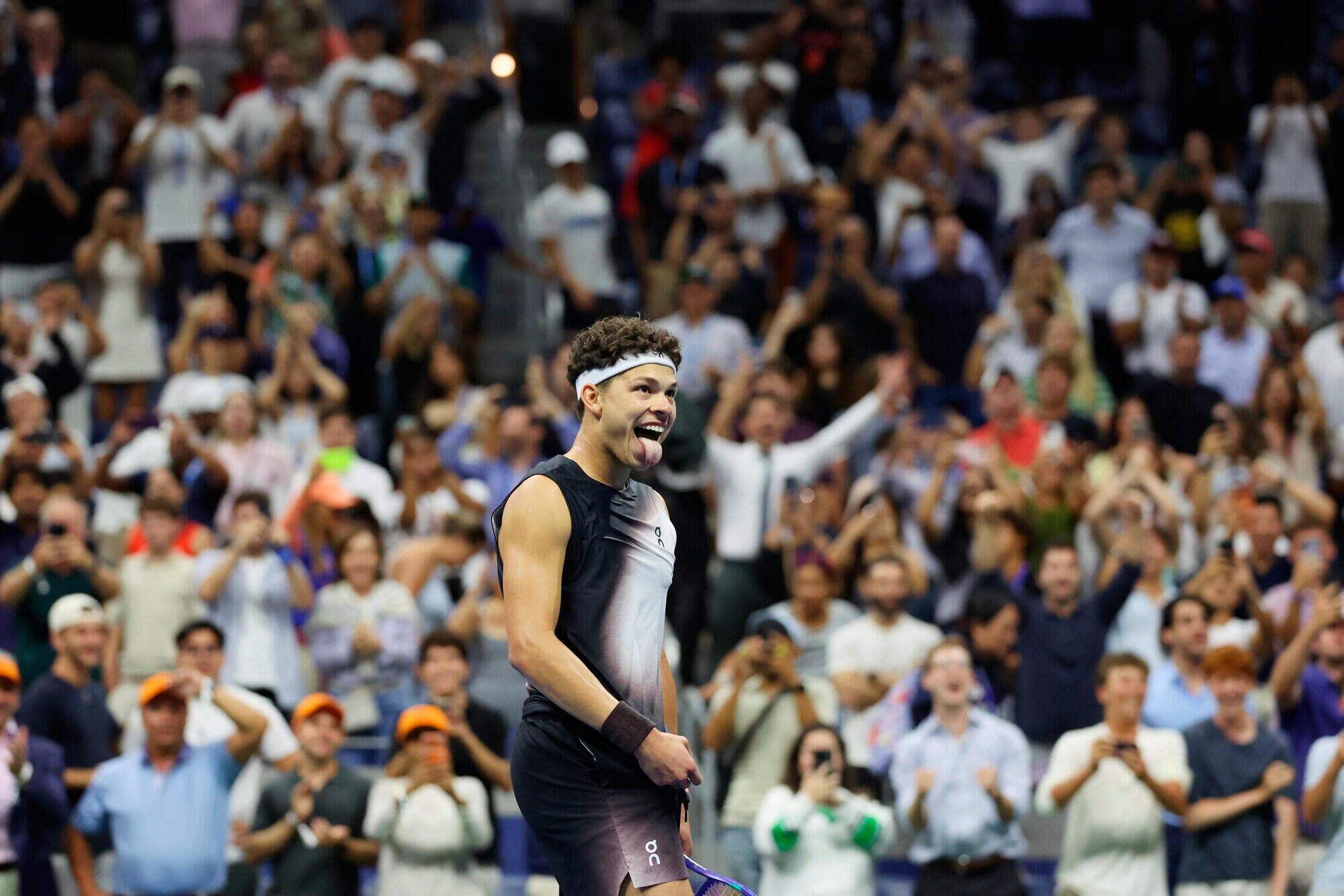 Ben Shelton stuns defending champion Carlos Alcaraz in 3.35am epic to reach US Open semi-finals