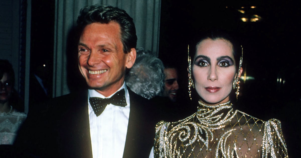 Bob Mackie, legendary designer who dressed Cher and Diana Ross, dies at 87