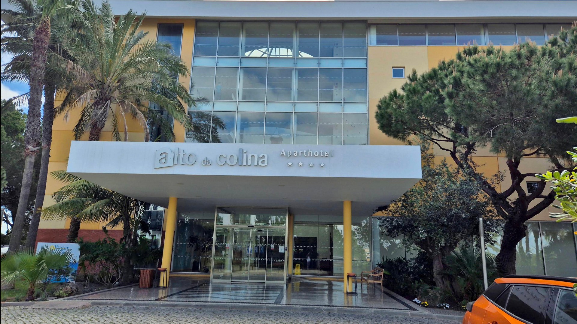 Brit arrested after ‘stabbing wife, 34, to death with scissors in front of their son, 3, at luxury hotel in Albufeira