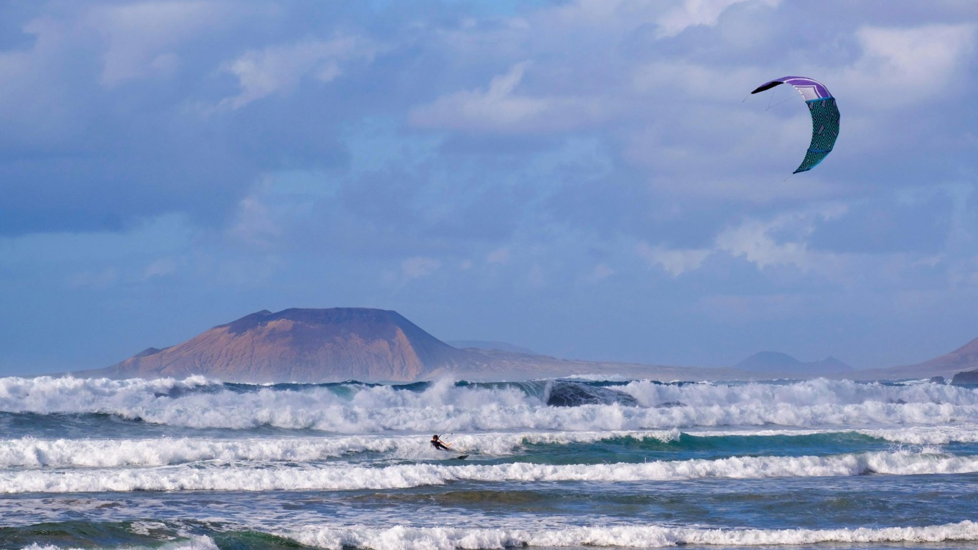 Brit boy, 5, dies after being pulled unconscious from hotel swimming pool in Lanzarote