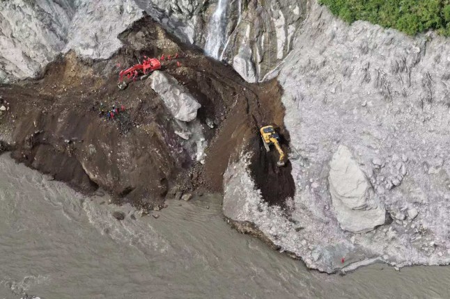 British survivor pulled alive from rubble nearly a week after Nepal disaster