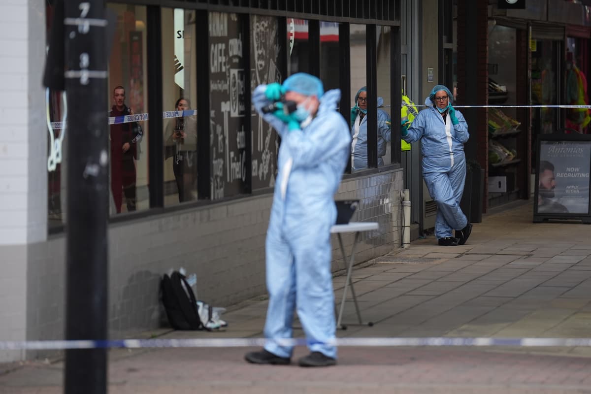 Bromley stabbing LIVE: Three teenagers among four stabbed on London high street – as eight held for attempted murder