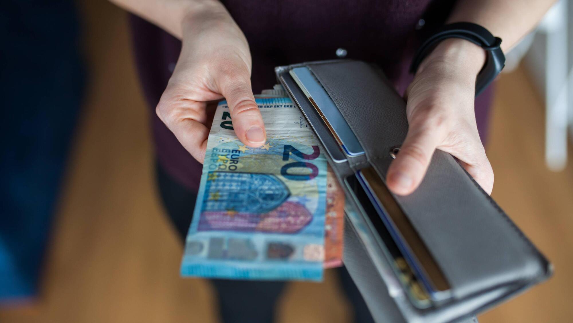 Caitríona Redmond: 10 things I've learned from living on a budget