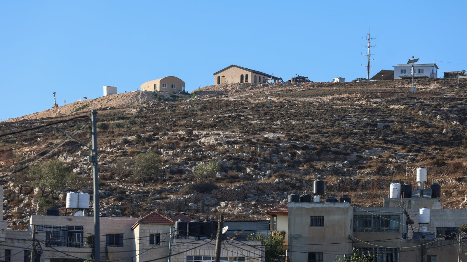 Call for Govt to ban advertising of settlers' services
