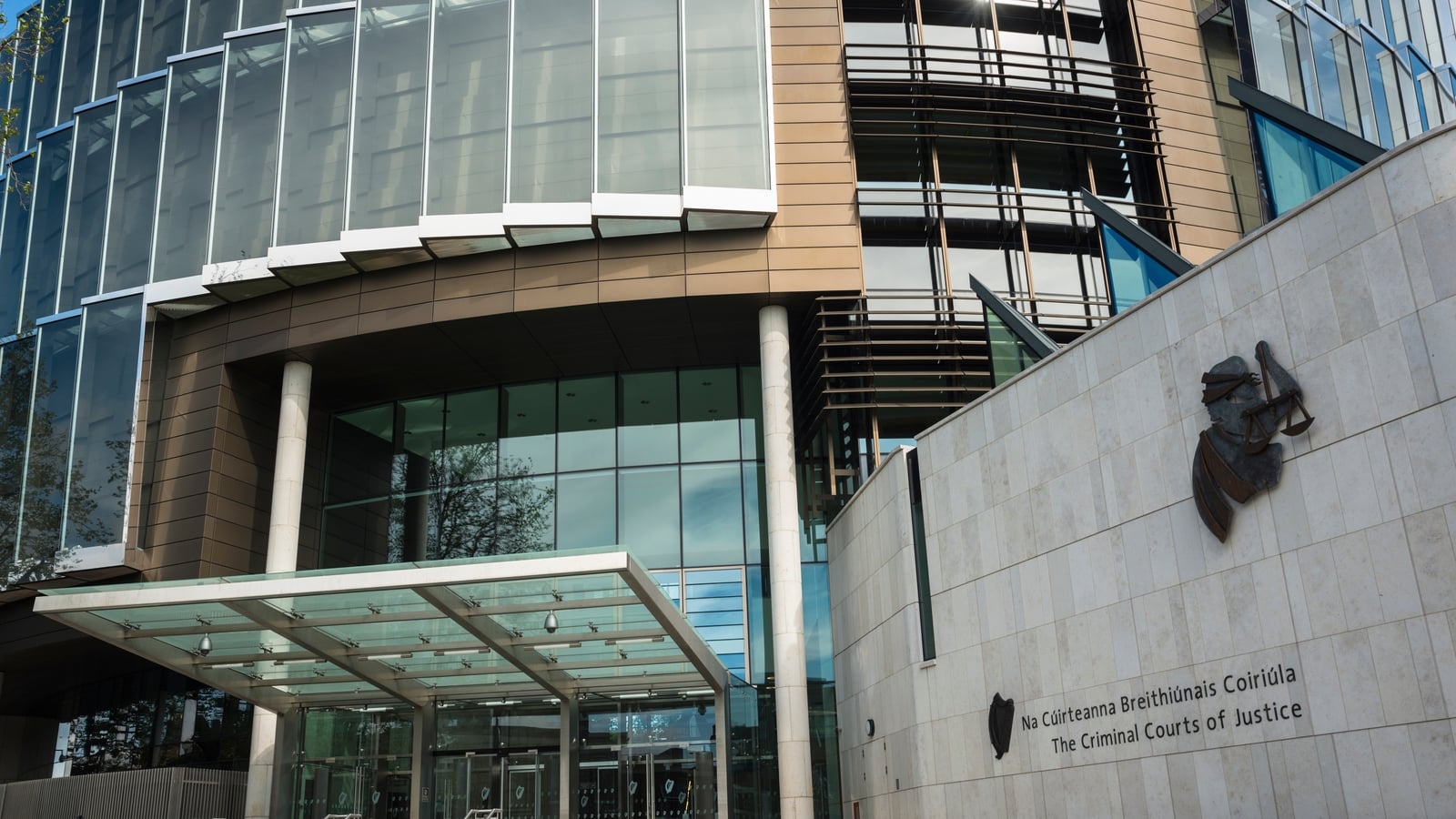 Call for mediator to help resolve legal aid dispute