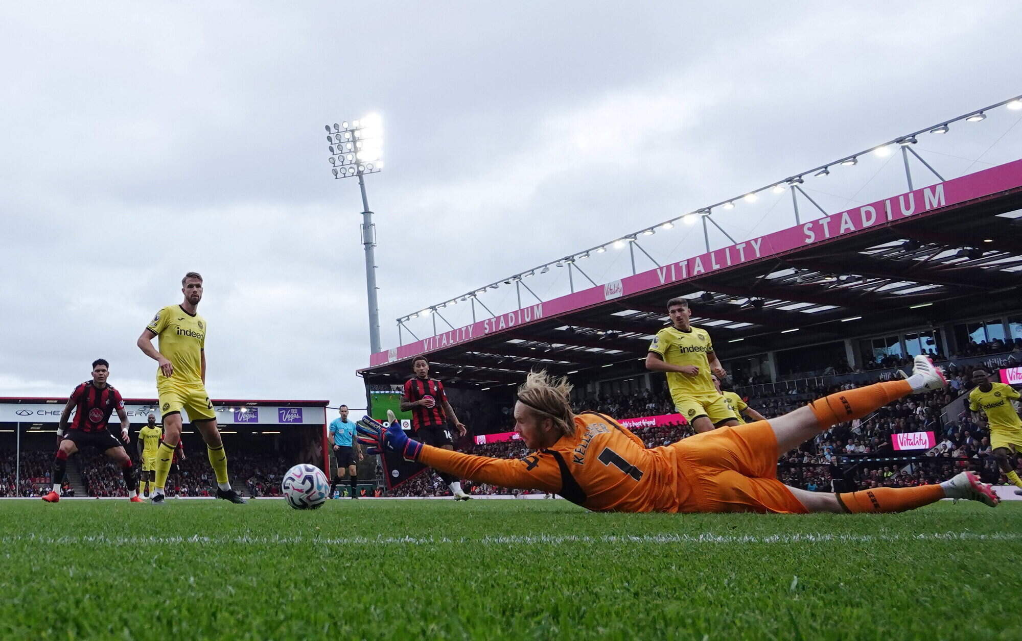 Caoimhin Kelleher in fine form as Keith Andrews’ Brentford secure a point at Bournemouth