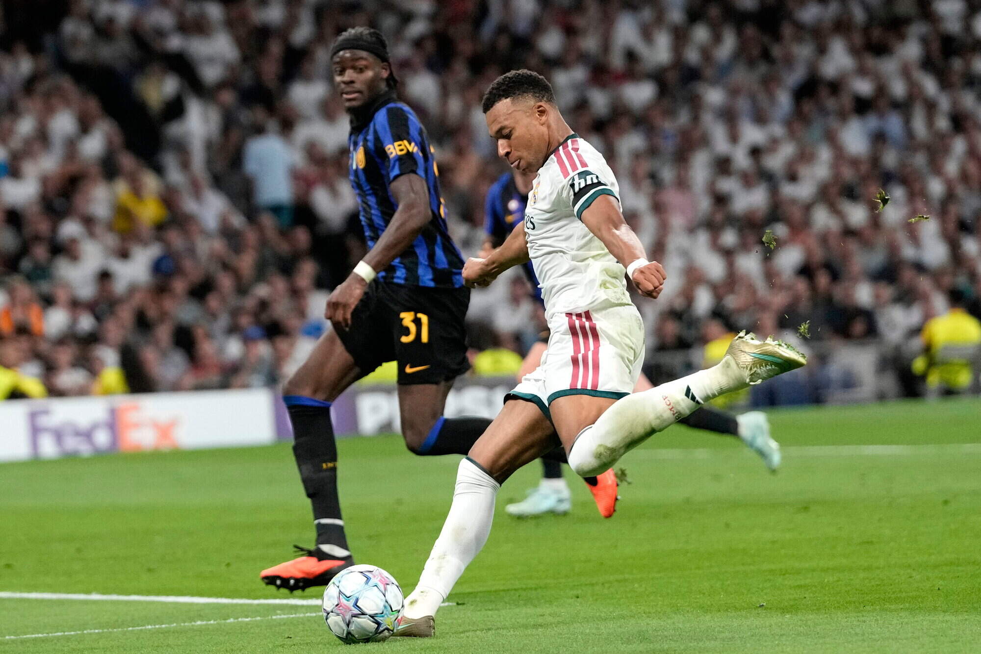 Champions League round-up: Mourinho starts Real Madrid’s campaign with victory over former club Inter