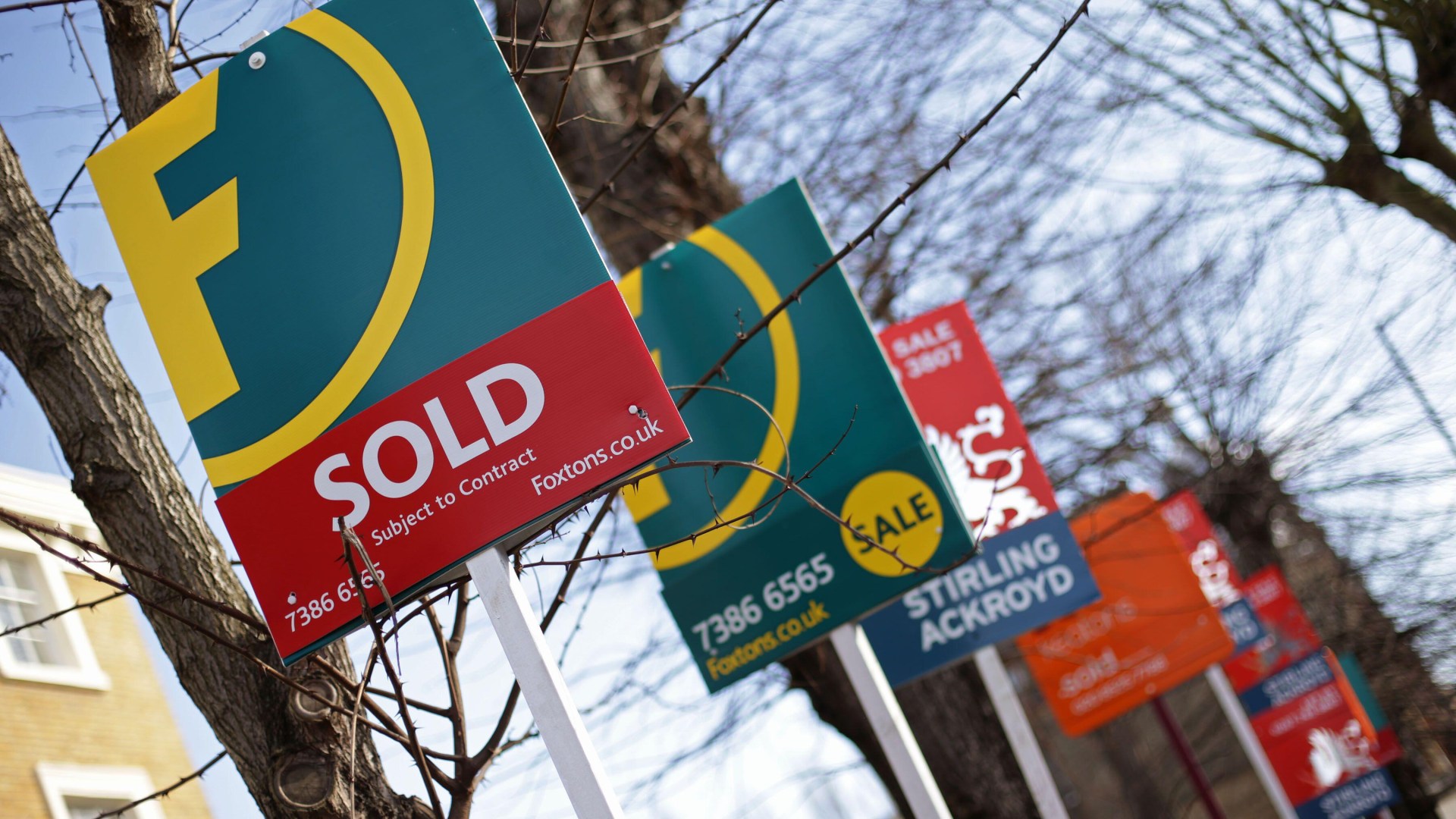 Cheap mortgage deals PULLED from the market as the cost of borrowing continues to soar – how to keep your costs down