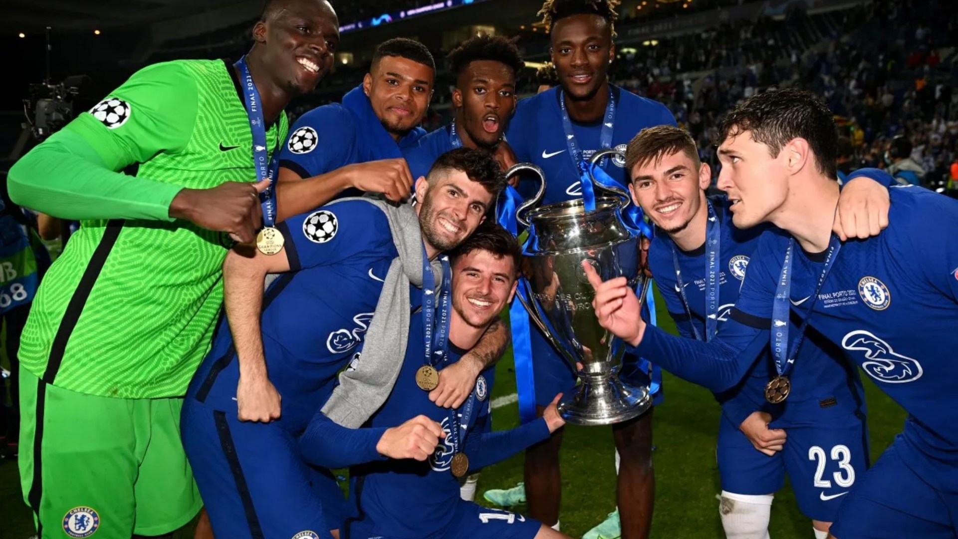 Chelsea Champions League winner stuns his former Arsenal star boss by announcing shock retirement aged 34