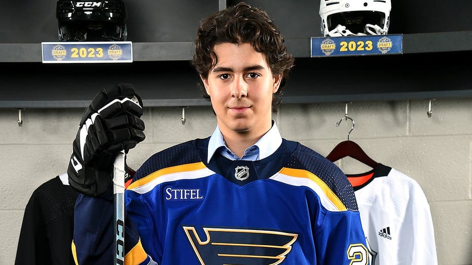 College hockey player has 'zero chance of recovery' after collapsing during offseason workout, lawyer says