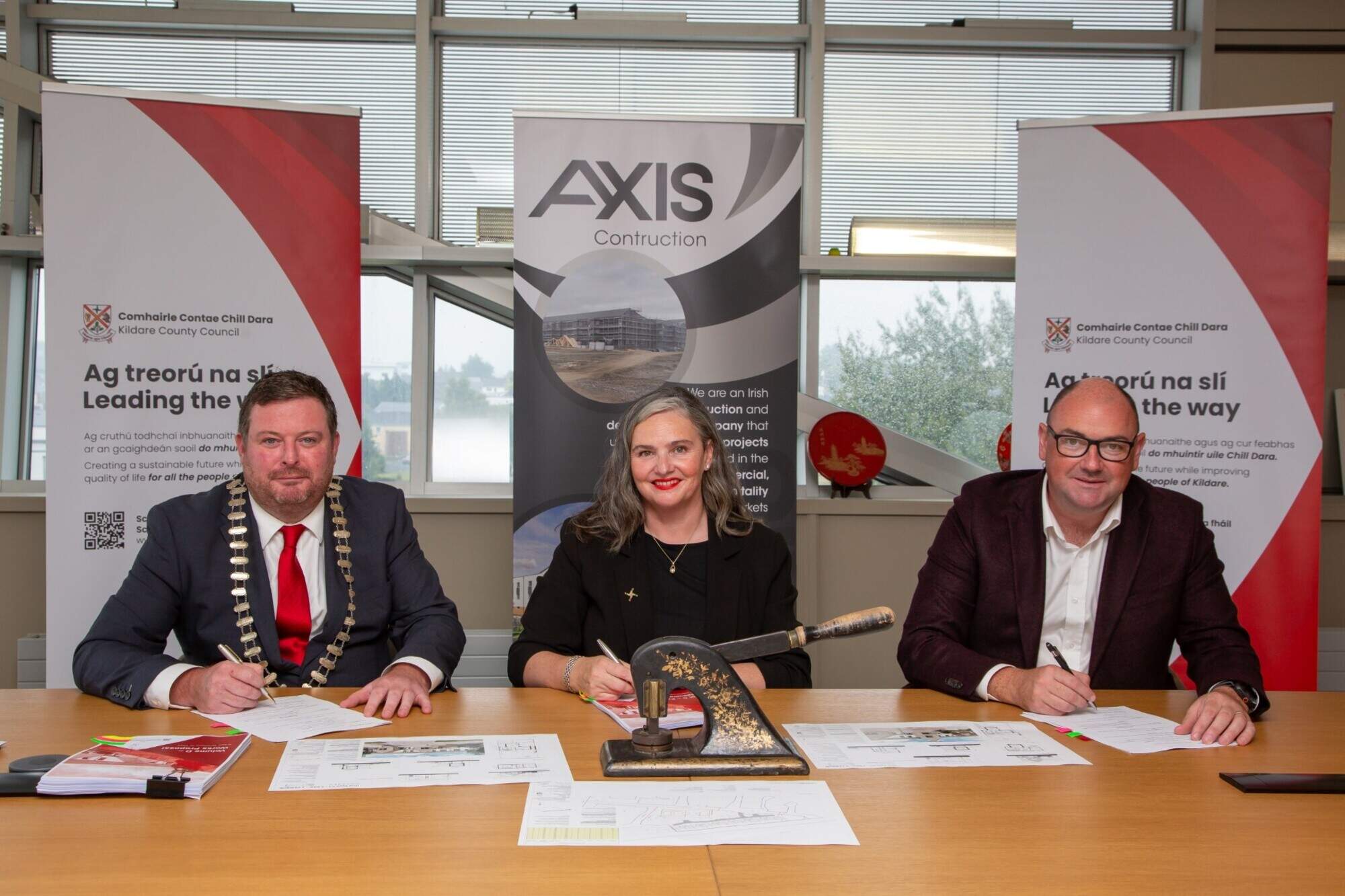 Contracts signed for construction of new social housing in Kildare