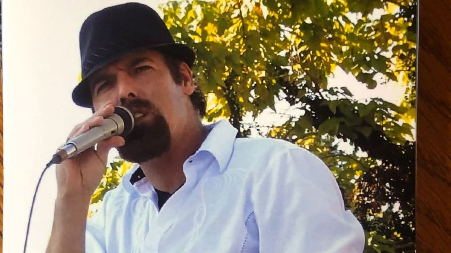 Country singer Brian 'Nashville' Duckworth, voice behind family band Taylor Made, dies at 56