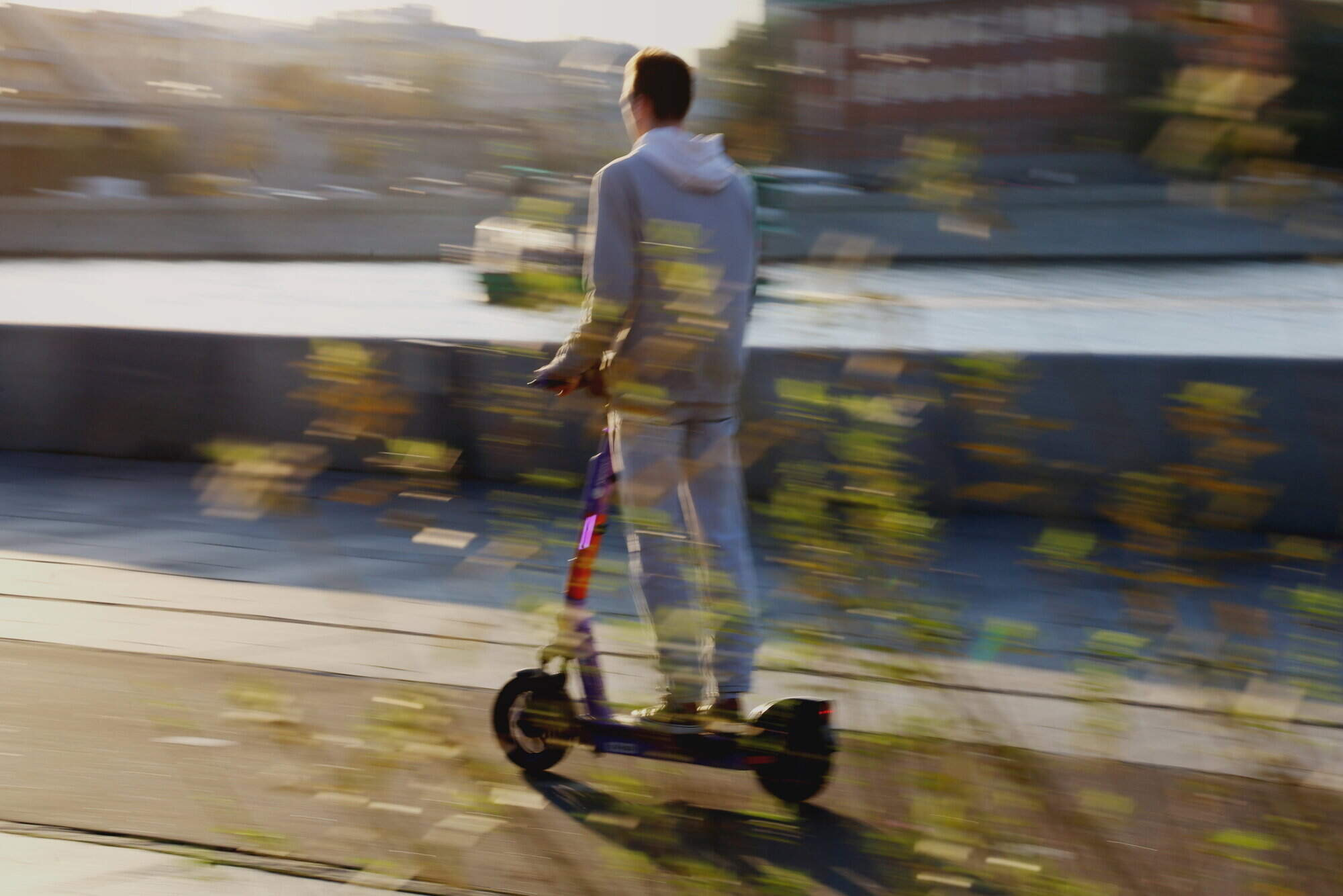 Cyclists should follow same safety rules as e-scooter users, Galway politician says