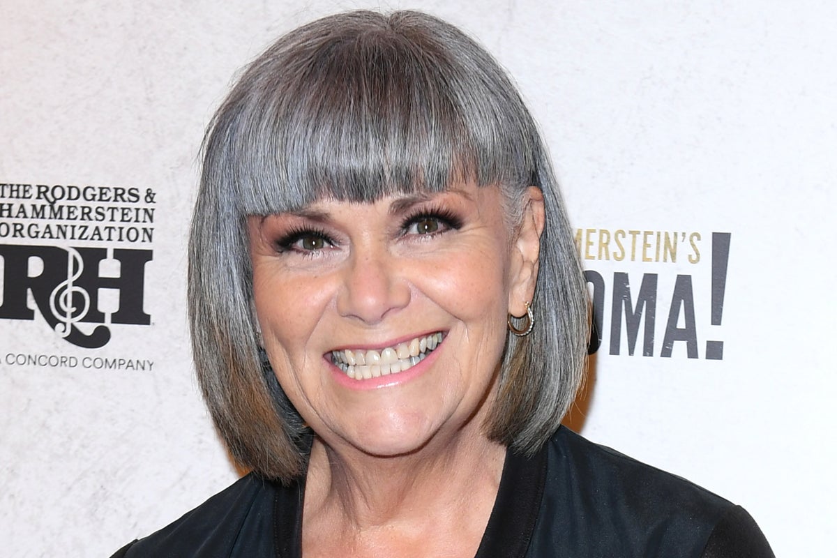 Dawn French banned from driving for six months for speeding