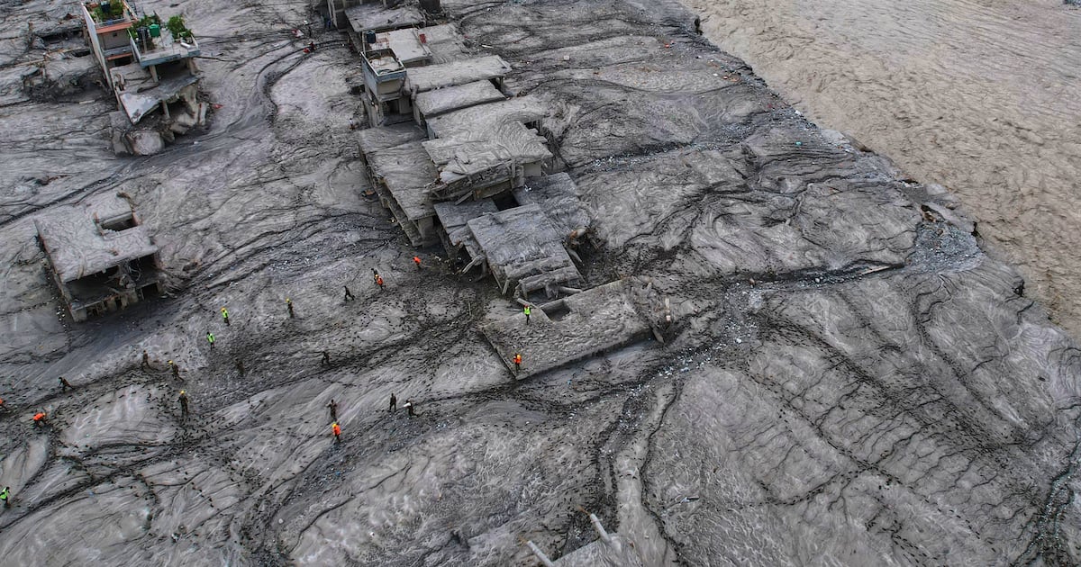 Death toll from floods in Nepal and China passes 1,000