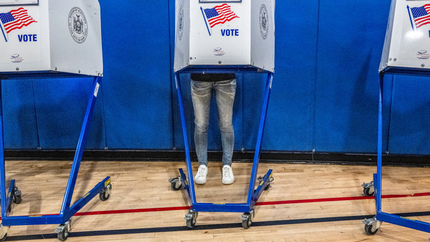 Democrats demand Homeland Security officials fund election security ahead of midterms
