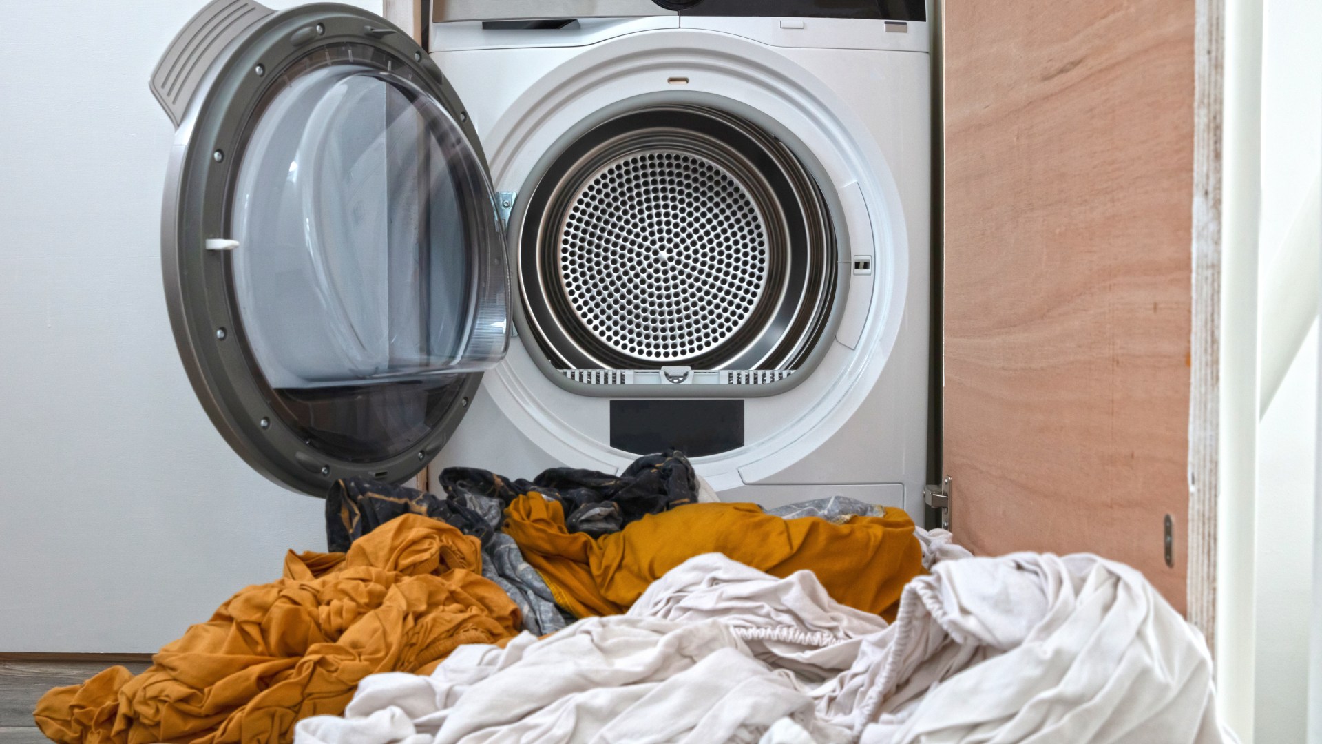 Ditch your tumble dryer for B&Q’s 1p-an-hour autumn gadget – and it gets rid of mould too