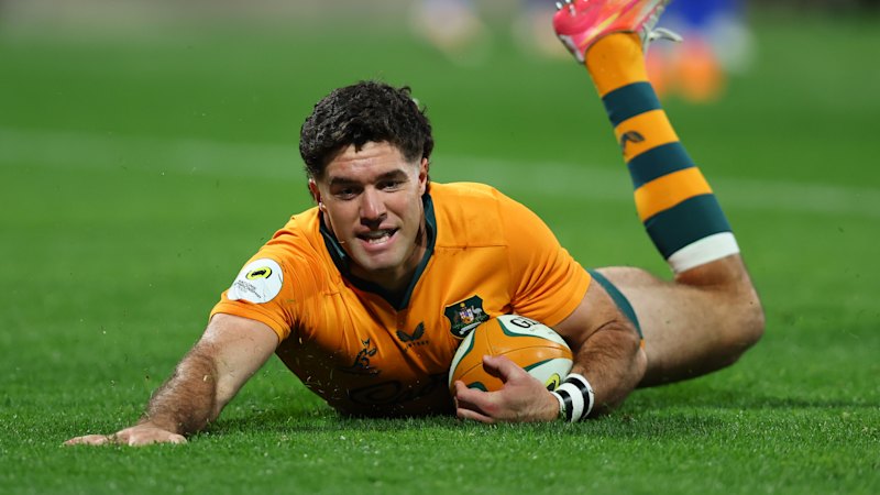 Donaldson given rare start as Kiss rings in mass changes for Wallabies
