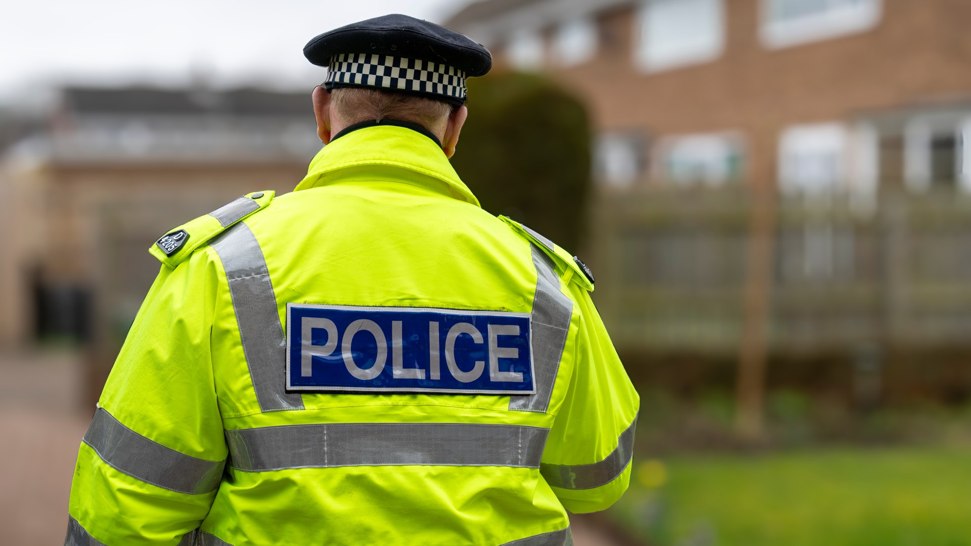 Driver in hospital with ‘serious injuries’ after crash during police pursuit as cops search for dog walker