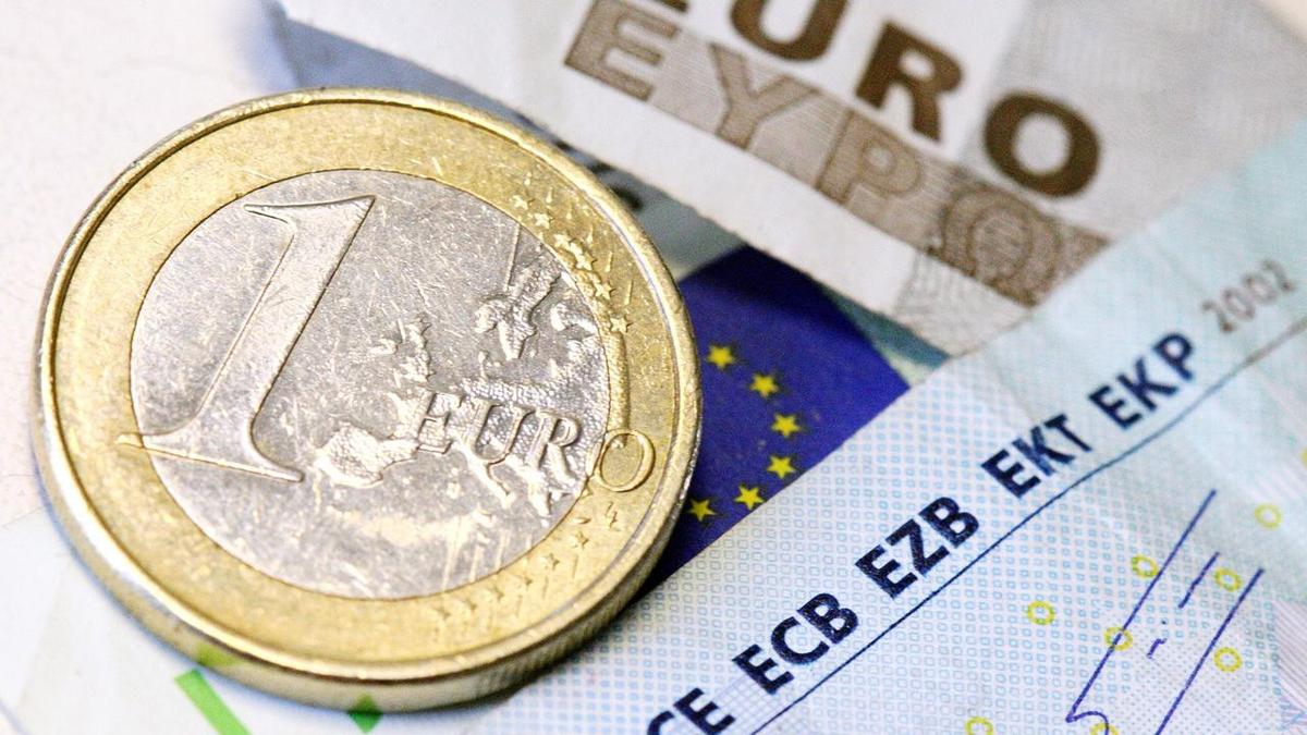 ECB raises interest rates to fight off inflation jump