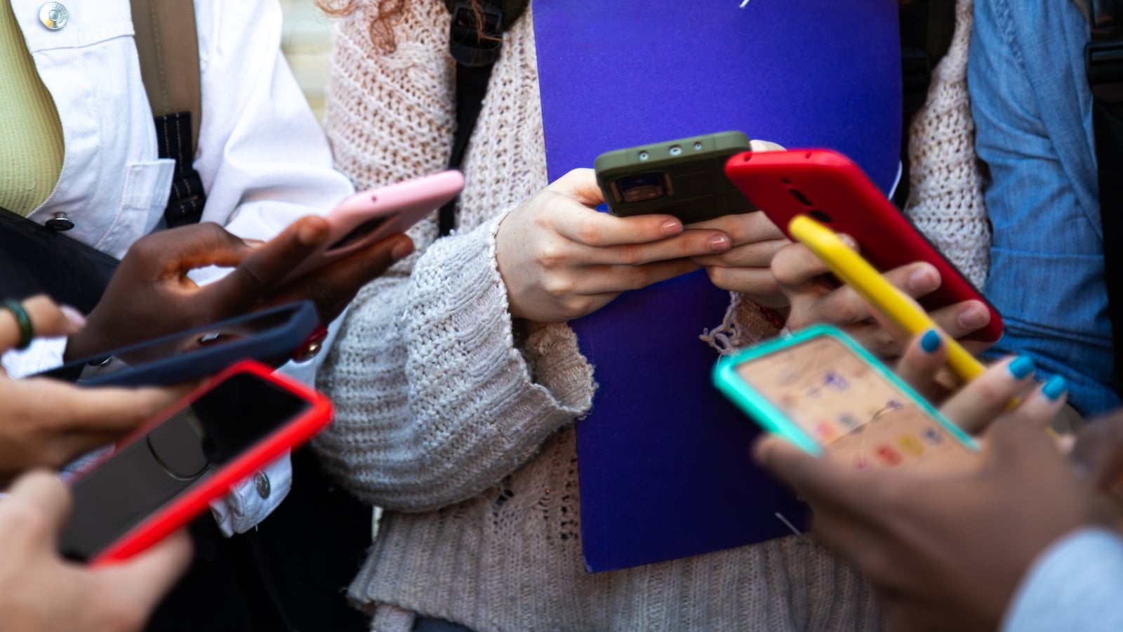 EU to outline plans for underage social media restriction