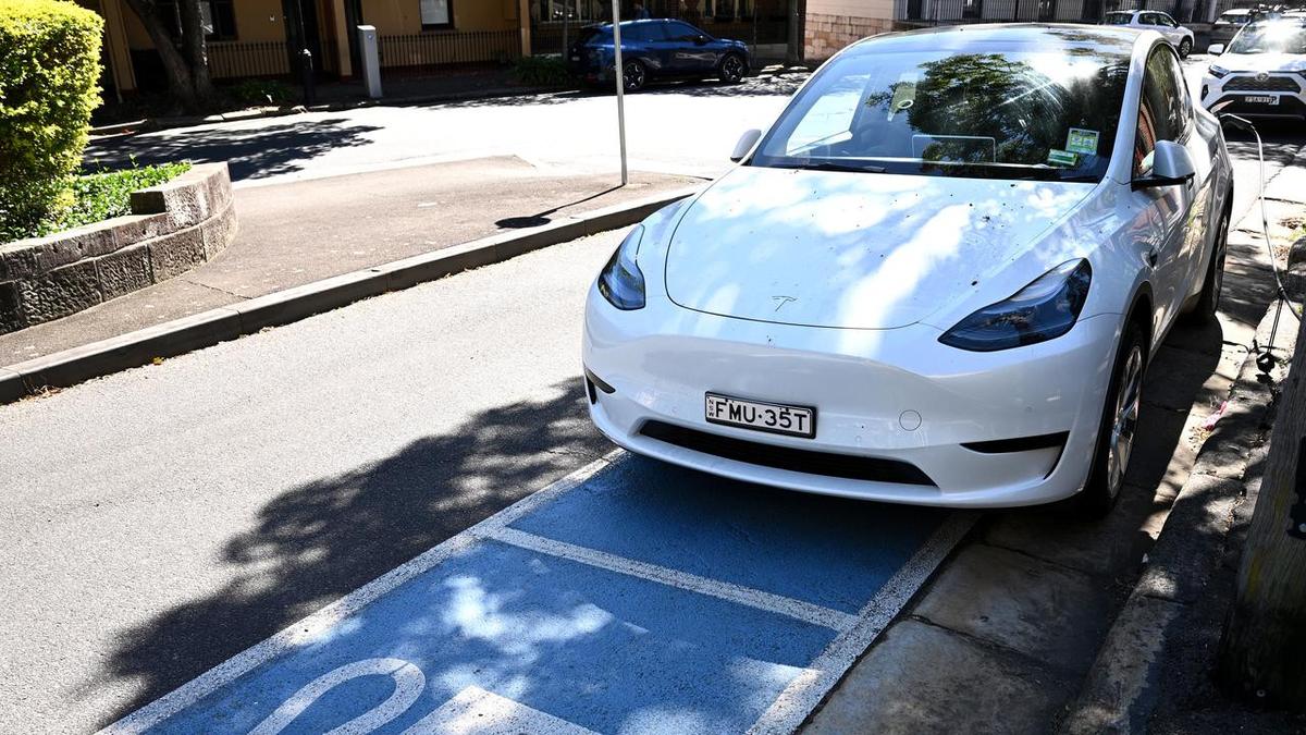 Electric car surge strains Australia's charging network