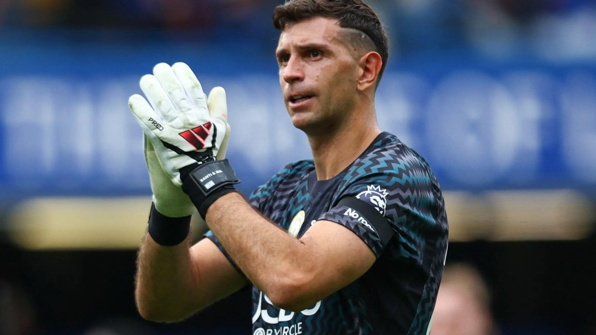 Emi Martinez changes Chelsea kit number having given up iconic No26 after ONE GAME but promises sweet gesture to fans