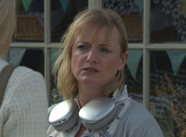 Emmerdale star reveals who saves Nicola as she behaves ‘appallingly’