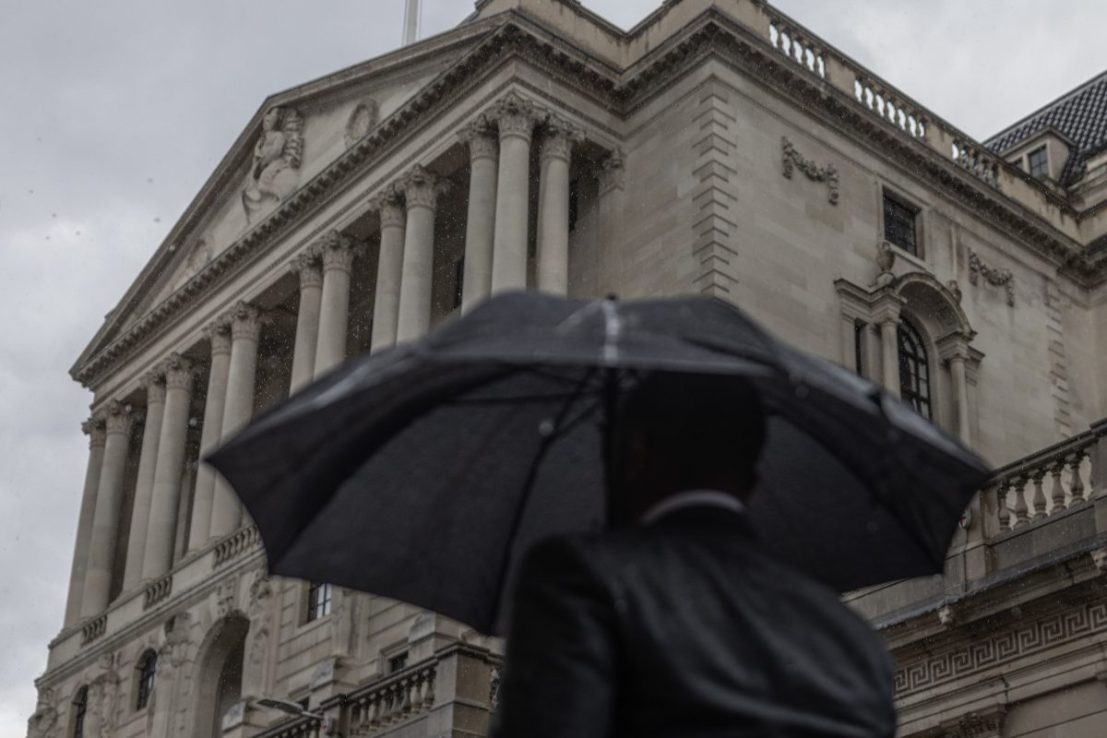 FTSE 100 Live: Stocks to drop as interest rate hike fears hit City