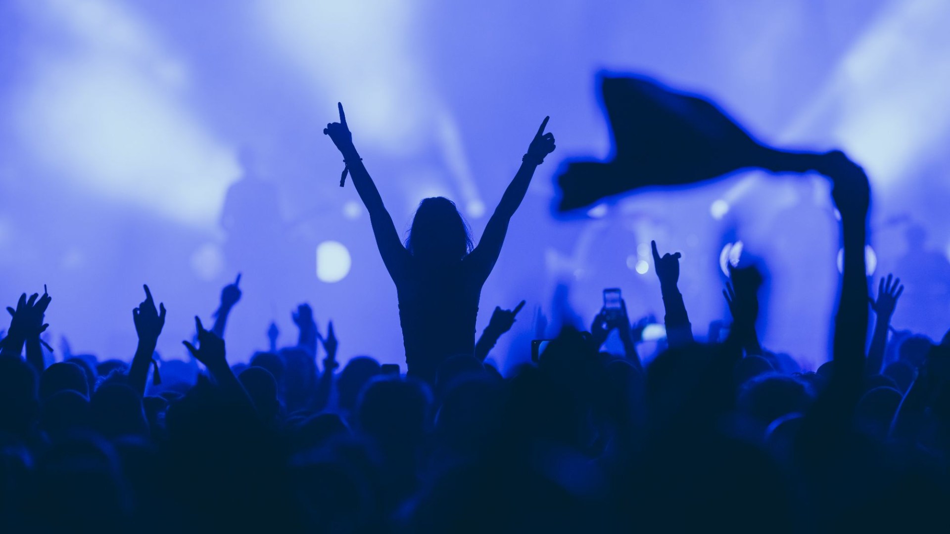Fans ‘in tears’ as HUNDREDS denied entry to major UK gig – with ticket reseller admitting ‘this was our mistake’