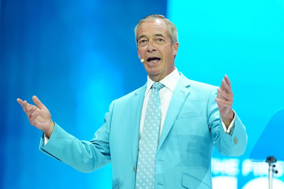 Farage calls for ban on face coverings in public after anti-migration protests