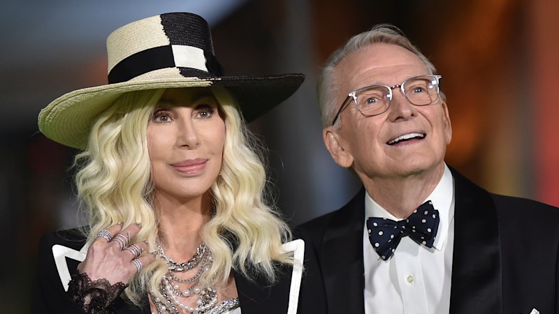 Fashion designer to the stars Bob Mackie dies aged 87