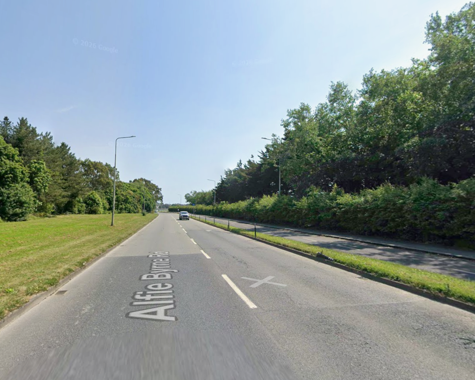 Female suspect wanted by gardaí after assaulting woman in Clontarf robbery