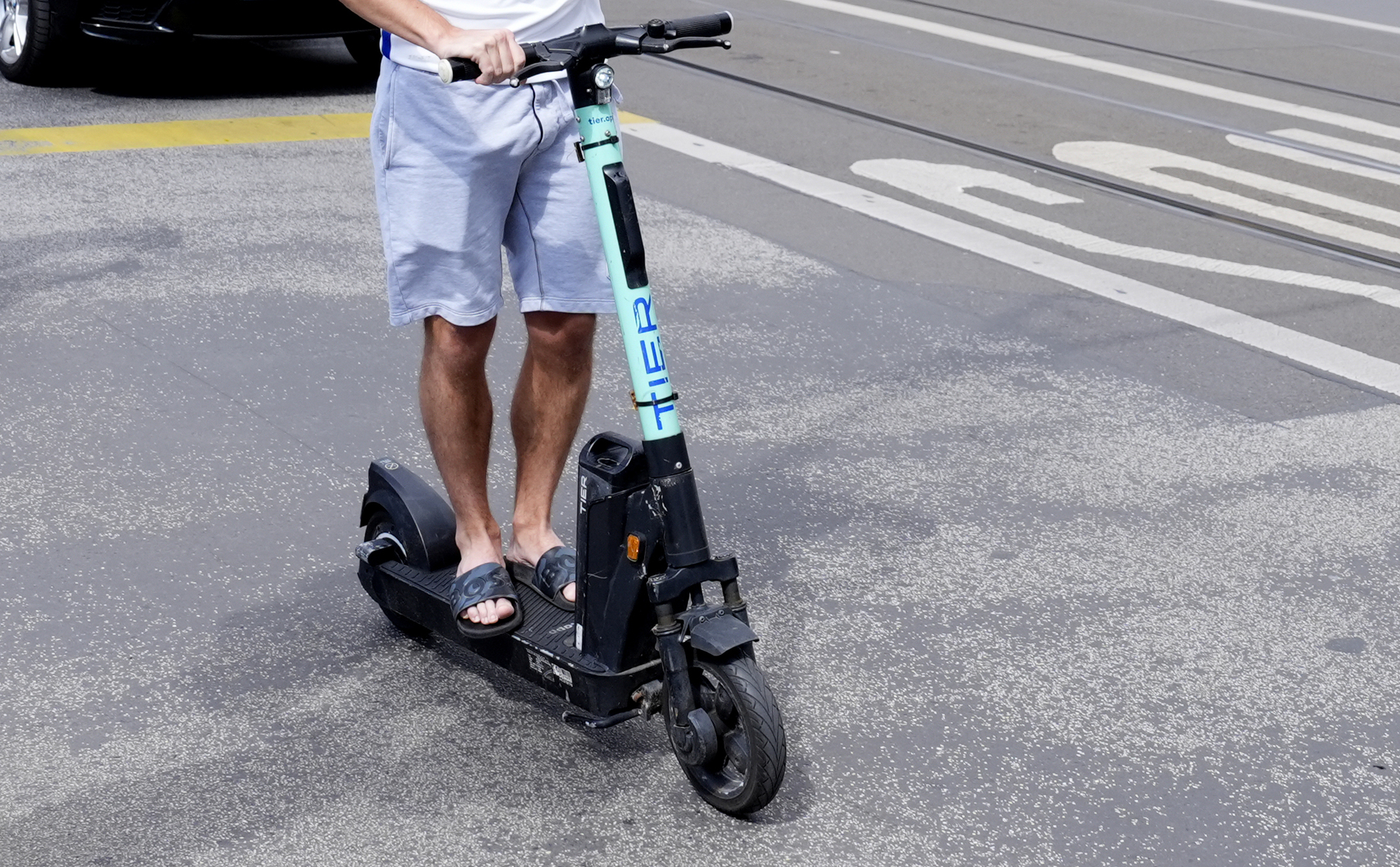 Fine Gael’s chair of Transport Committee calls for an outright ban on e-scooters as new rules come into force